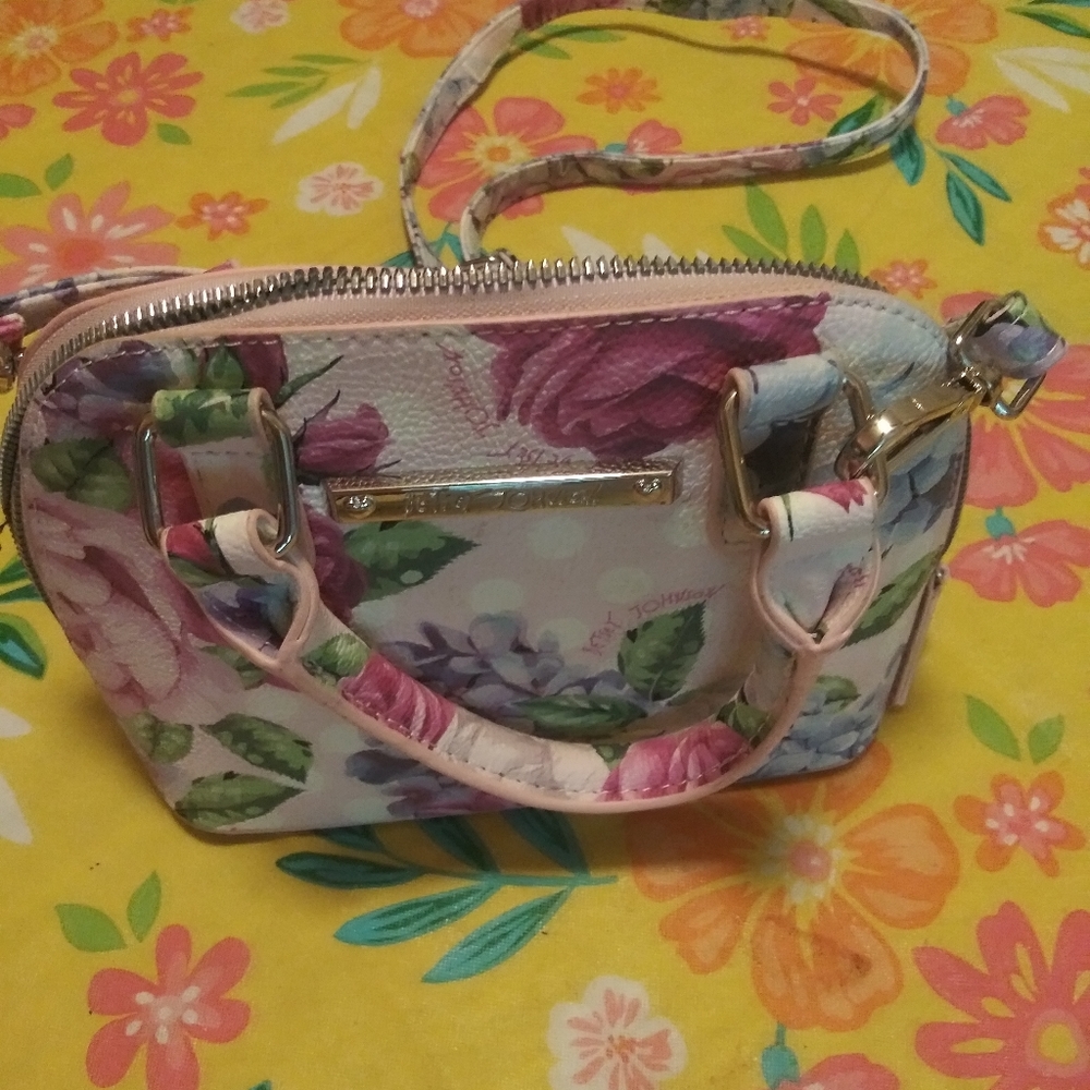 🐩 Betsey Johnson Pink floral Purse